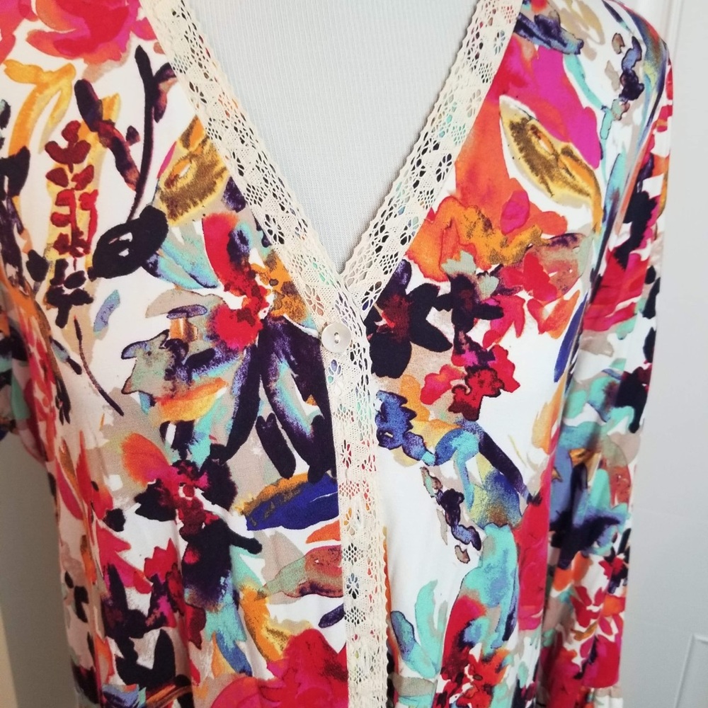 LOGO by Lori Goldstein Print Rayon 230 Cardigan with Lace & Ruffles - Picture 2 of 6
